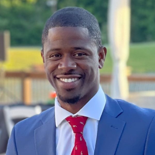 2024 High 5 for Teachers winner Arquavis Searcy